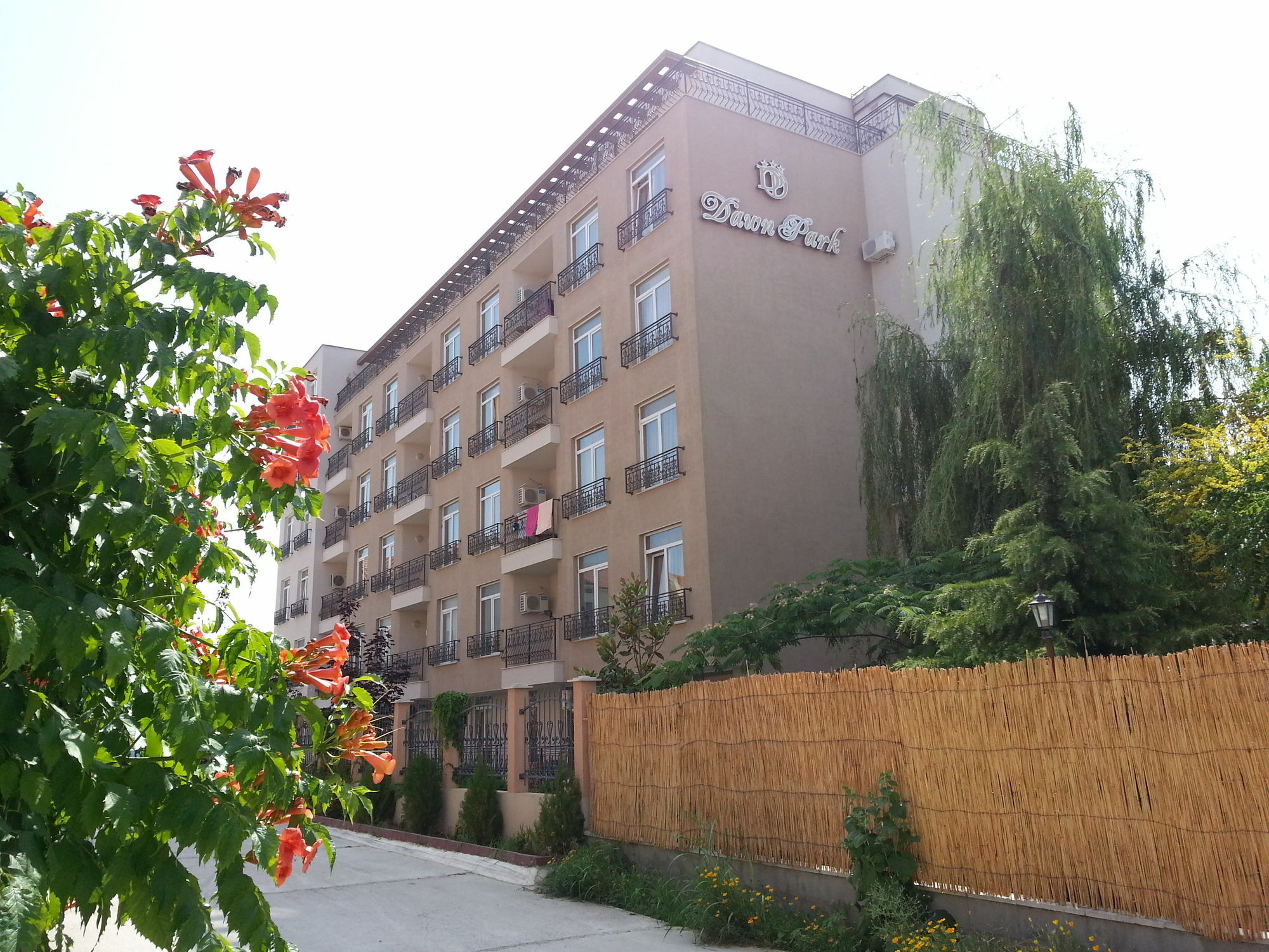 Menada Dawn Park Apartment Солнечный берег Экстерьер фото